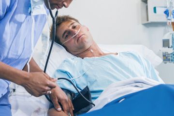Waspada, usia muda bisa terkena stroke.