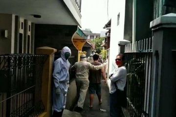 Salah seorang pria positif corona asal Kota Tasikmalaya mengamuk dan memeluk warga lain di dekatnya supaya tertular virus, Jumat (15/5/2020).
