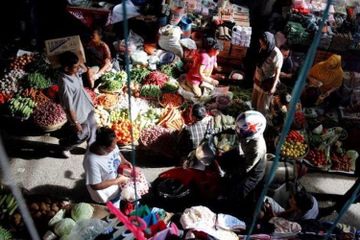 Ilustrasi - Sulitanya menjaga jarak di Pasar.