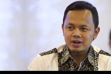Walikota Bogor Bima Arya Soegiarto meminta aparatur sipil negara di lingkungan Pemkot Bogor yang berusia di atas 50 tahun untuk tetap bekerja di rumah.