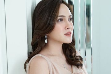 Main Tik Tok Cuma Pakai Tank Top Ketat dan Hot Pants, Shandy Aulia ...