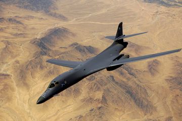 Lancer B-1B