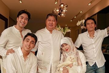 Bukan Orang Sembarangan Ayah Vidi Aldiano Rupanya Seorang Pengusaha Besar Di Jerman Intip 8 Potret Kastil Mewahnya Bak Negeri Dongeng Semua Halaman Wiken Prilly latuconsina (c) 2020 va records. ayah vidi aldiano rupanya seorang