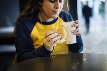 Kebiasaan setelah makan yang tidak baik