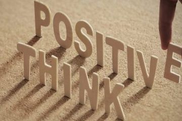 Selalu berpikir positif bisa membantu kita terhindar dari pikun, demensia dan Alzheimer.