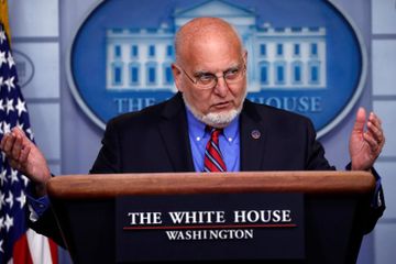 Robert Redfield, direktur Pusat Pengendalian dan Pencegahan Penyakit, berbicara tentang virus corina di Ruang Sidang Singkat James Brady Gedung Putih di Washington pada 22 April 2020.