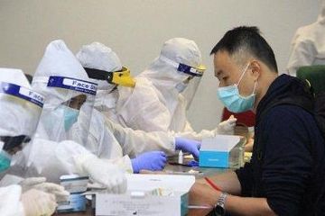 Suasana rapid test. Kementerian Kesehatan memberi peraturan tarif tes ini tak boleh lebih dari 150 ribu Rupiah.
