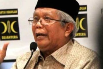 Mendiang ustaz Hilmi Aminuddin dipastikan positif  virus corona dengan penyakit bawaan jantung.