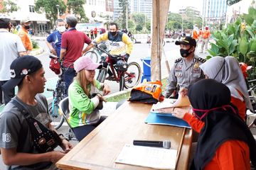 Suasana denda pada mereka yang tidak pakai masker. Dari awal merasa kebal hingga tak patuh pada protokol kesehatan Covid-19.