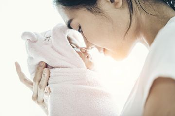 Metode persalinan ERACS membuat ibu lebih nyaman dan bisa pulangke rumah bersama buah hati dengan cepat.