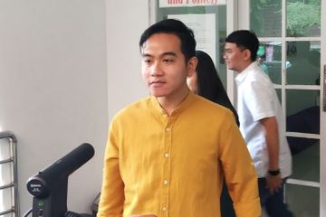 Gibran Rakabuming jalani isolasi mandiri di rumah