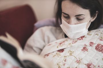 Pasein Covid-19 dianjurkan untuk mengonsumsi 2 vitamin dan 9 makanan minuman ini.