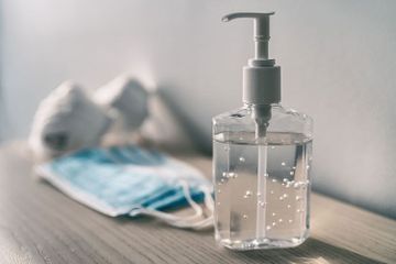 ilustrasi - Bahaya hand sanitizer jika tertelan.
