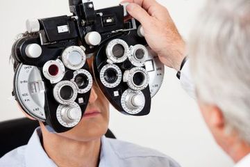 Kunjungan ke dokter mata setahun sekali dapat mendeteksi dini kelainan mata, termasuk glaukoma.