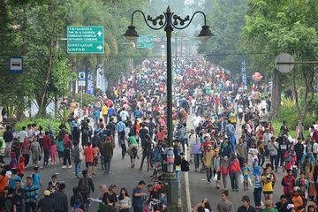 Tingkat kepatuhan masyarakat Indonesia dalam menjalankan protokol kesehatan menurun, penggunaan masker salah satunya.