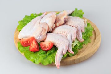 Virus corona kabarnya ditemukan pada potongan sayap ayam impor