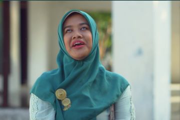 Karakter Bu Tejo yang viral dalam film pendek 'Tilik'