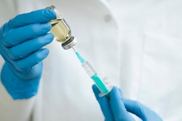 Pemerintah china tegas tidak akan memberikan vaksin masal terhadap rakyatnya.