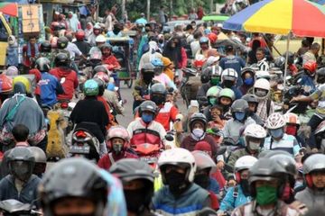 Lonjakan kasus virus corona di Jakarta hanya bisa ditangani bila separuh warga tinggal di rumah, studi oleh FKM UI