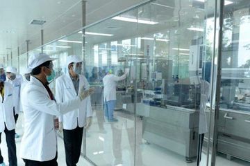 Strategi Jokowi Hadapi Corona di Indonesia; Dapatkan Vaksin Covid-19 dengan Cepat, Jangan Tergesa-gesa Membagikan