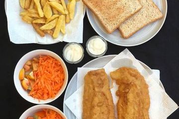 Roti dan kentang hampir sama IG-nya, namun GL roti lebih tinggi sehingga kentang lebih aman bagi penderita diabetes.
