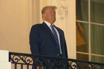 Donlad Trump terlihat kesulitan bernapas 