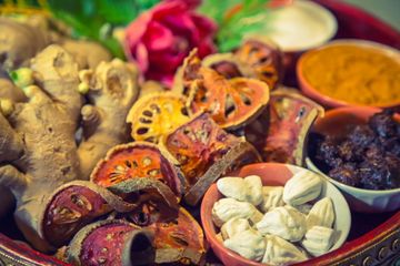 Cara memilih obat herbal yang cocok untuk keluhan masing-masing.