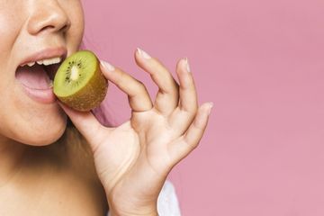Cegah Penyakit Infeksi Virus, Konsumsi 3 Buah Penguat Sistem Imun Ini
