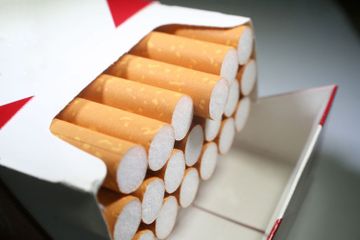 Menteri Keuangan Sri Mulyani Indrawati menjelaskan tarif rokok tahun depan bakal naik 12,5%. 