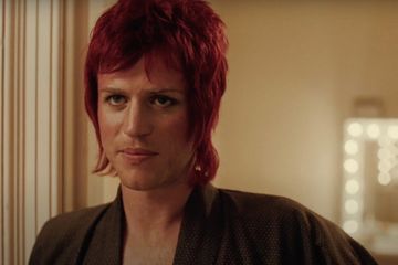 Trailer Biopik David Bowie 'Stardust' Dibanjiri Respon Negatif - Hai
