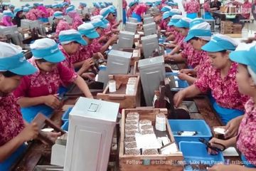 Cuti haid adalah hak yang dibutuhkan pekerja wanita semua sektor  karena tak sedikit yang menderita kram perut setiap datang bulan. 