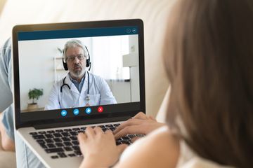 Kehadiran telemedicine bisa menjadi jawaban untuk kemudahan mengakses pelayanan kesehatan di tengah pandemi Covid-19 seperti sekarang ini.
