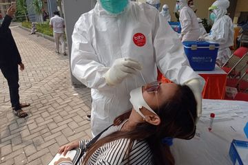 Satgas penanganan Covid-19 imbau masyarakat melapor jika kena biaya tes swab lebih dari 900 ribu.