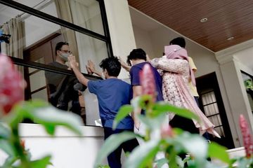 16 Hari Pisah Lantaran Isolasi Mandiri, Istri dan Anak Anies Baswedan Ungkapkan Kerinduan dari Balik Jendela