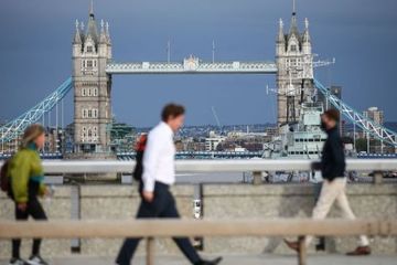 Suasana di London. Varian virus corona baru ini menyebar lebih cepat dari versi virus aslinya, tetapi diyakini tidak akan lebih mematikan.