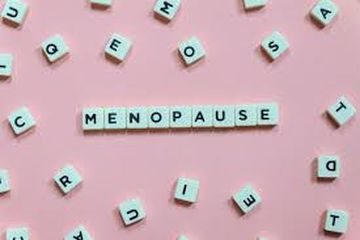 Perubahan menopause yang terjadi pada tubuh wanita menyebabkan  perubahan pada bagian kewanitaan.