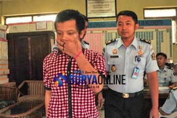 Muhammad Aris (21), jadi terpidana kasus predator anak di Indonesia yang divonis hukuman kebiri.