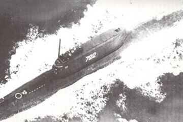 Bagian dari kapal selam Soviet ditemukan