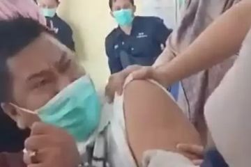 Rasio Positif Covid-19 di Indonesia Kembali Pecahkan Rekor, Kepala Puskesmas Histeris Saat Disuntik Vaksin Covid-19