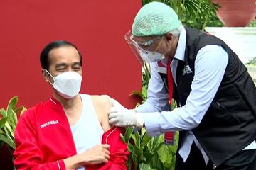 Presiden Jokowi kembali mendapat suntikan vaksin COvid-19 kedua