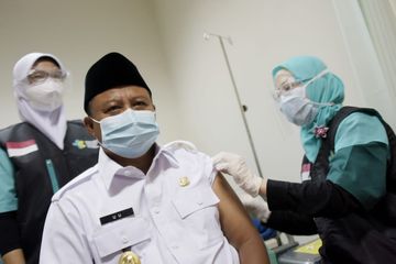 MUI sarankan pemerintah menjalankan program suntik vaksin Covid-19 di bulan Ramadan pada malam hari. 
