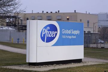 Vaksinasi vaksin Covid-19 pfizer kembali memakan korban.