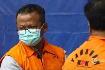 Tahanan KPK, Edhy Prabowo dikabarkan mendapatkan vaksin Covid-19 duluan.