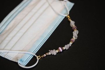 Dilarang Gunakan Kalung Tali Masker! Satgas Covid-19 Berikan Cara Menyimpan Masker dengan Baik