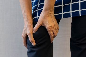 Obat alami mengatasi asam urat sebetulnya mudah. Cukup melakukan perubahan gaya hidup.