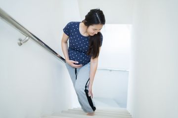 Penyebab dan Cara Mengatasi Kaki Kram Saat Hamil, Jangan Disepelekan