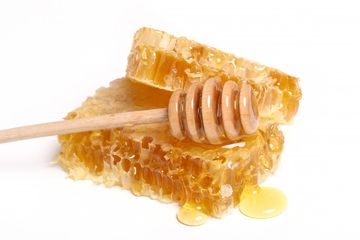 Sifat antivirus dari madu menjadi pengobatan rumahan yang murah dan mudah didapat untuk herpes zoster.