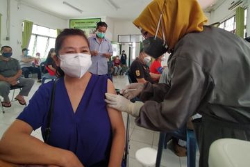 Isu orang yang sudah divaksinasi bisa kembali menyebarkan Covid-19 masih jadi perdebatan.  