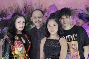 Mental anak Iis Dahlia terkena dampak karena mulut nyinyir ibunya, sampai nangis berjamaah