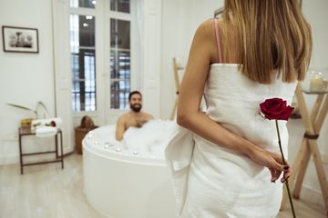 Niat Hati Mau Nonton Video Porno Bareng Tetangga, Pria Ini Syok ...